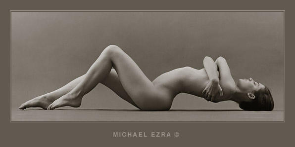  Michael Ezra