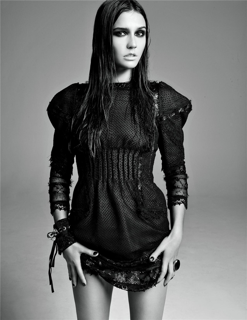 So Young, So Cool...  Steven Meisel 2009 (34  - 14.80Mb)